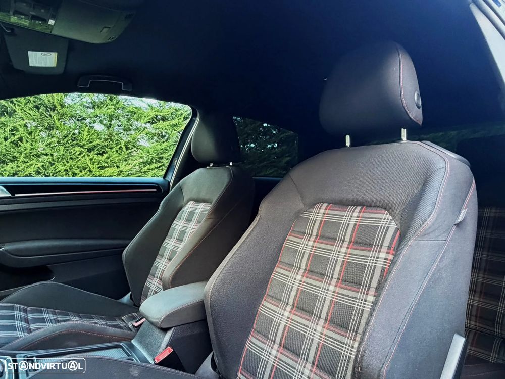VW Golf GTI Performance BlueMotion DSG - 15