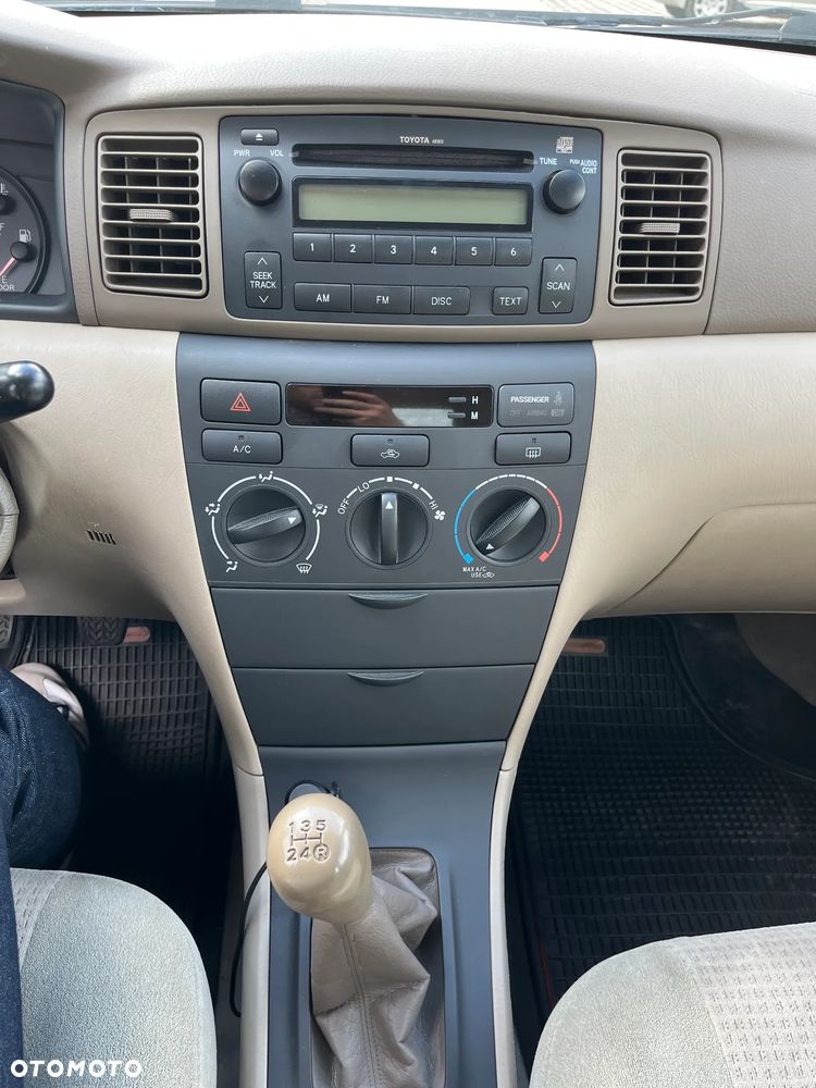 Toyota Corolla - 13