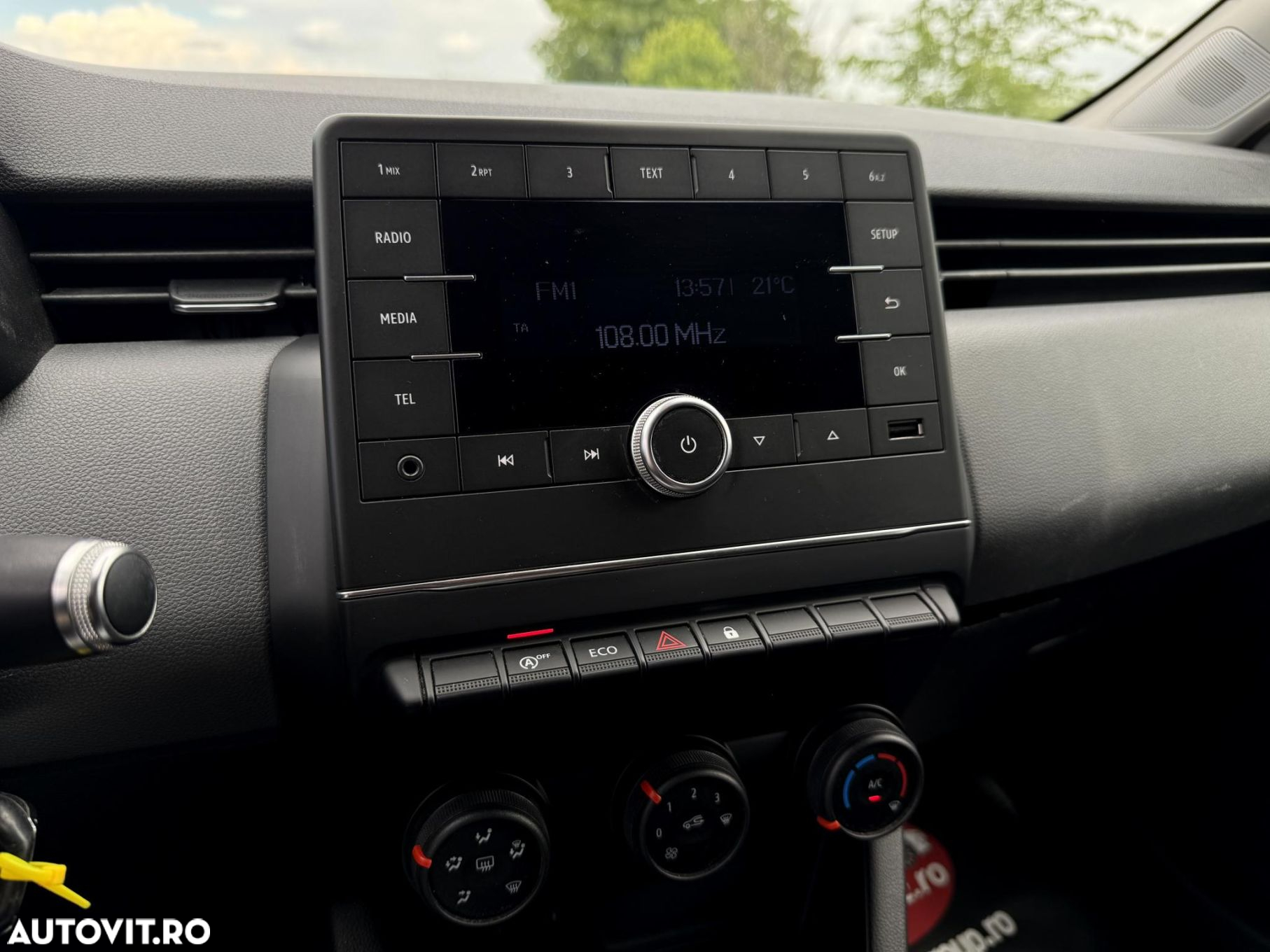 Renault Clio - 10