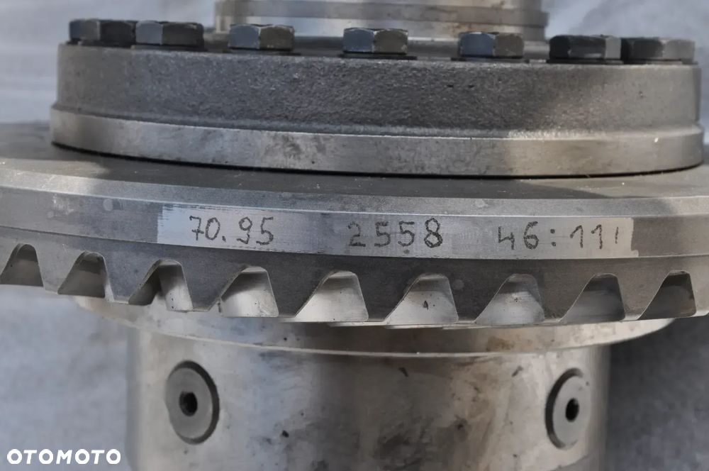 WAŁEK KOŁO TALERZOWE MASSEY FERGUSON 7480 6480 6485 - 7