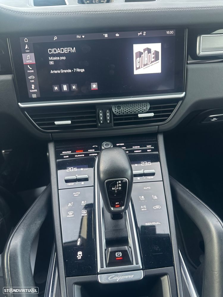 Porsche Cayenne Coupé Turbo S E-Hybrid - 3