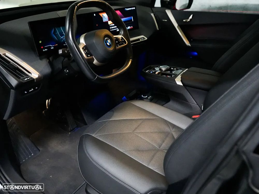 BMW iX xDrive 40 Pack Desportivo - 28