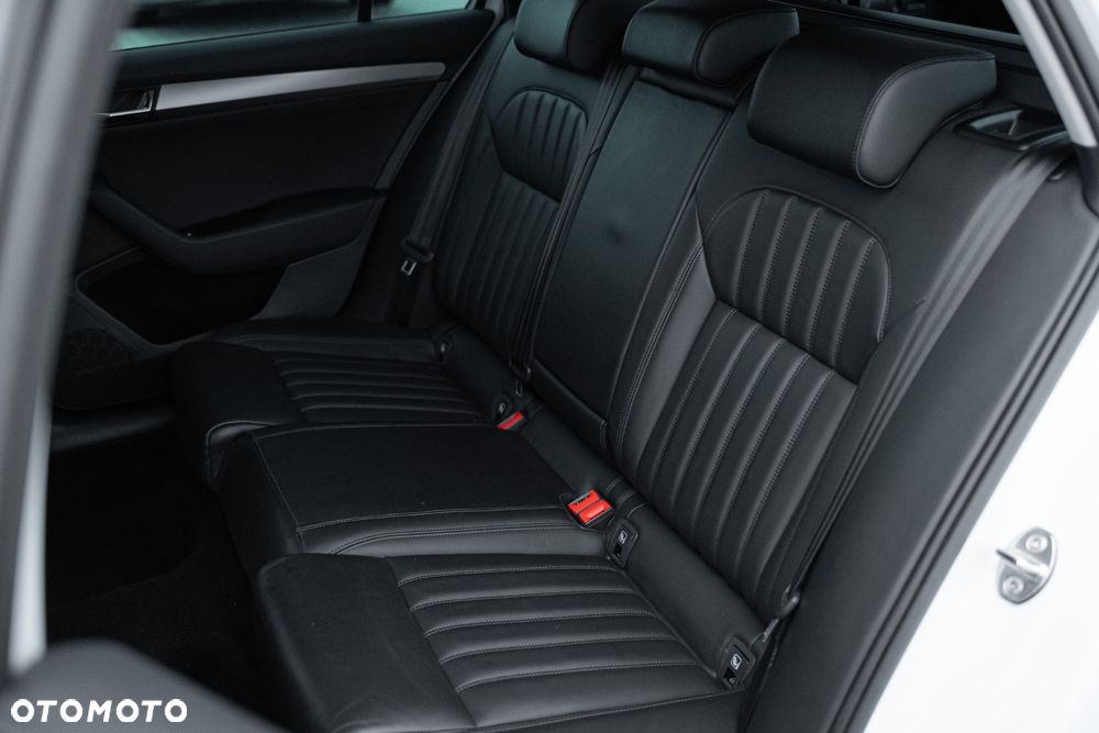 Skoda Superb 2.0 TDI L&K - 33