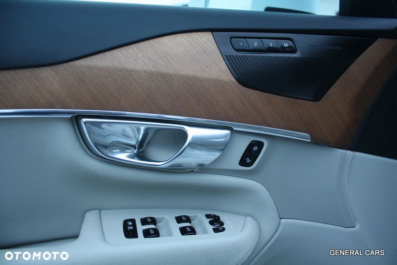 Volvo XC 90 T6 AWD Momentum 7os - 35