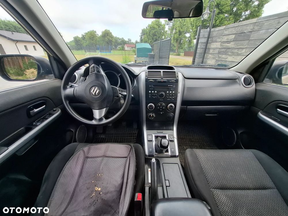 Suzuki Grand Vitara 2.0 - 11
