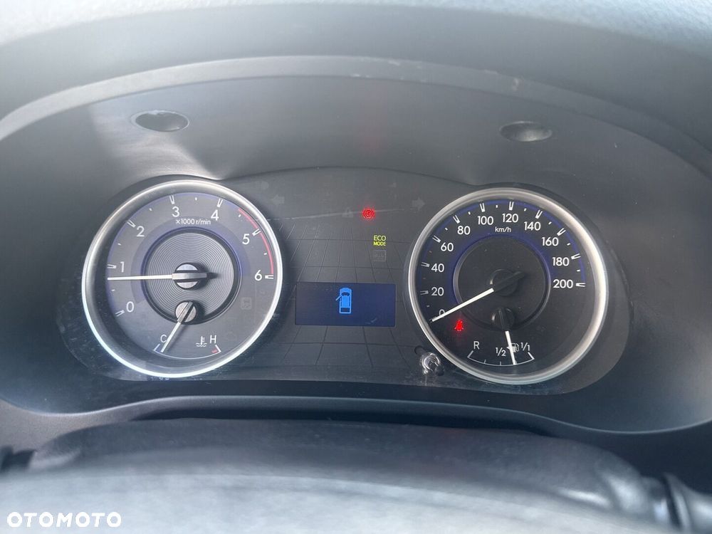Toyota Hilux 2.4 D-4D Double Cab DLX 4x4 - 21