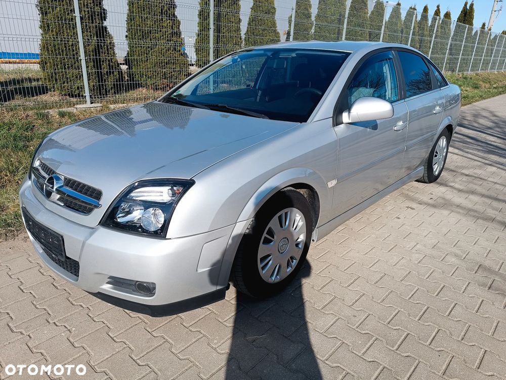 Opel Vectra 2.2 - 1