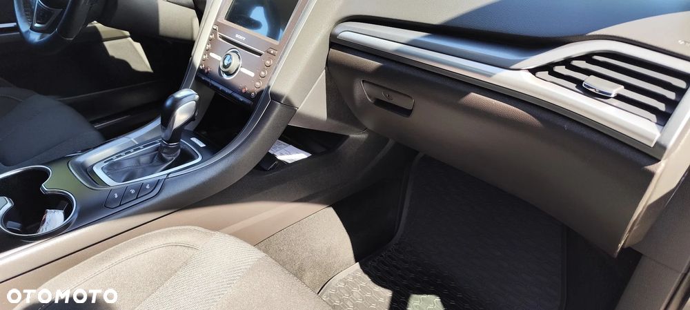 Ford Mondeo 2.0 TDCi Titanium PowerShift - 9