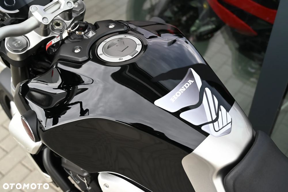 Honda CB - 33