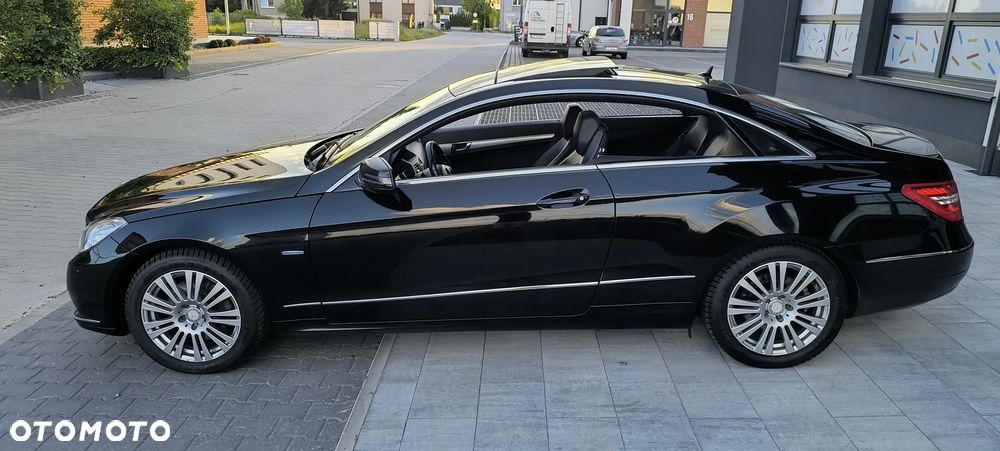 Mercedes-Benz Klasa E 350 CDI DPF BlueEFFICIENCY 7G-TRONIC Elegance - 26