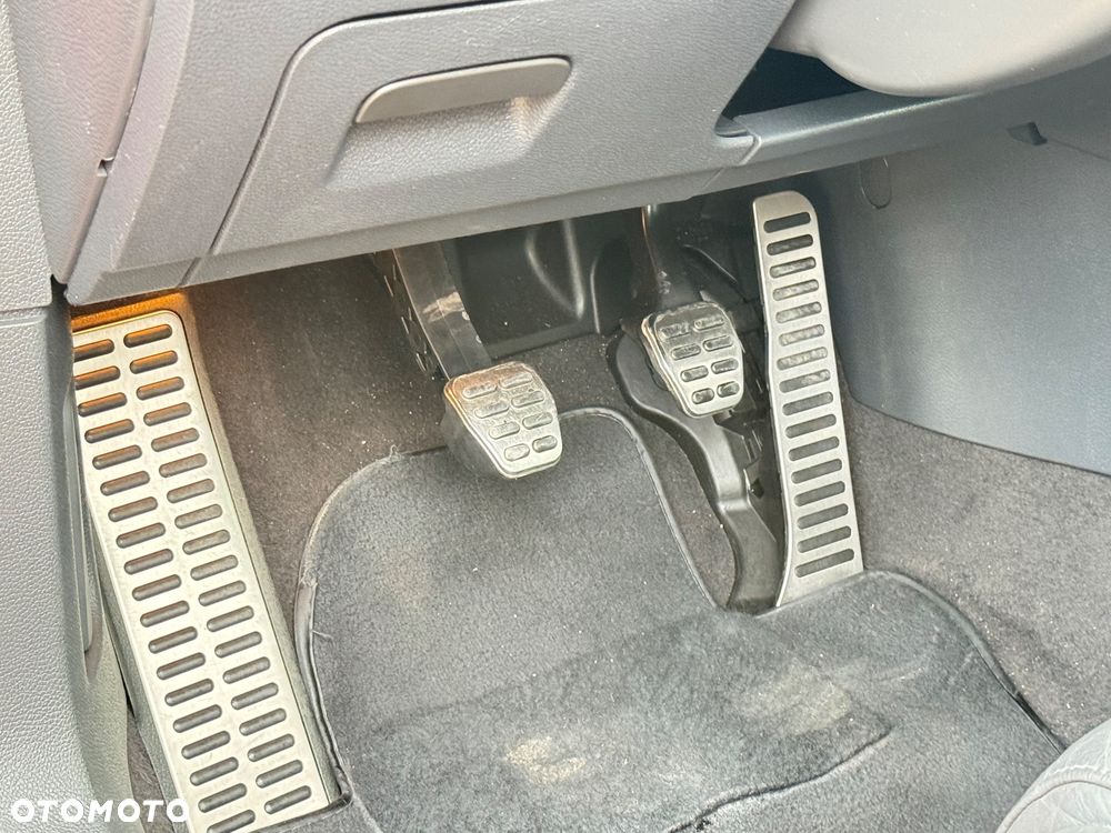 Volkswagen Golf - 24