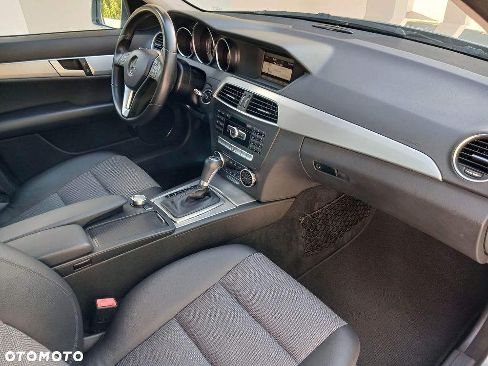 Mercedes-Benz Klasa C 200 7G-TRONIC Avantgarde Edition - 35