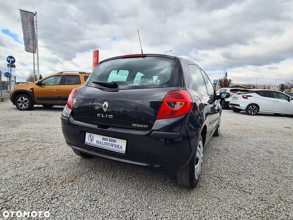 Renault Clio 1.2 16V Authentique - 8