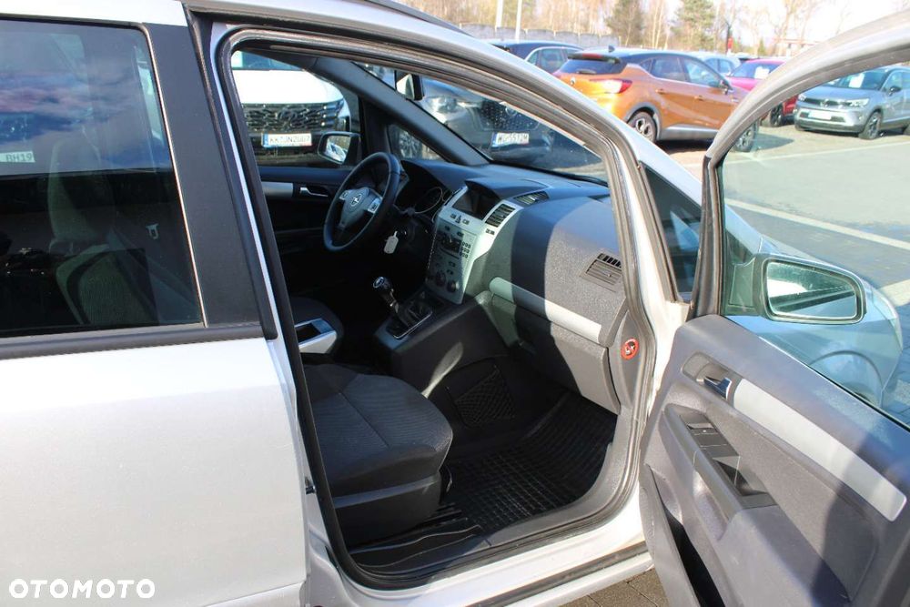 Opel Zafira - 25