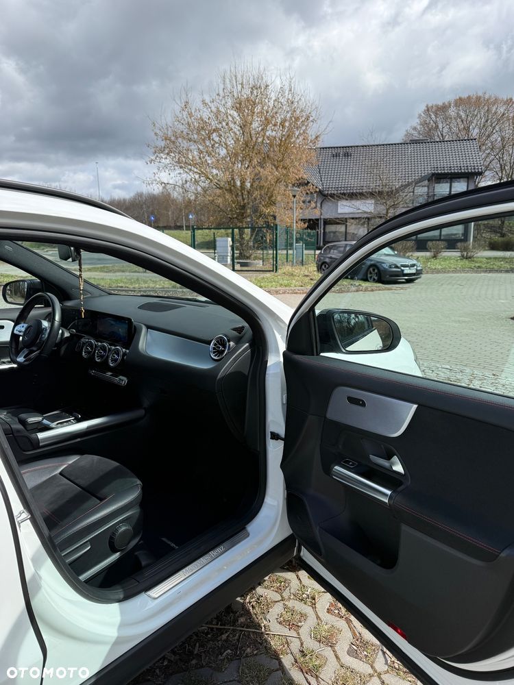 Mercedes-Benz GLA 200 AMG Line - 14