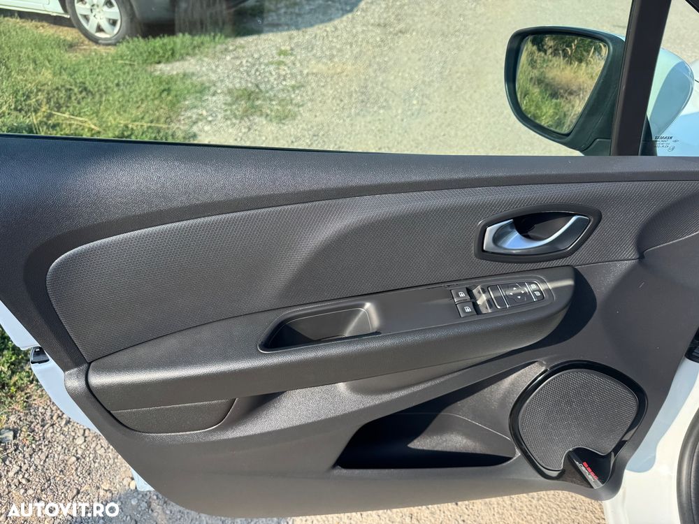 Renault Clio - 10
