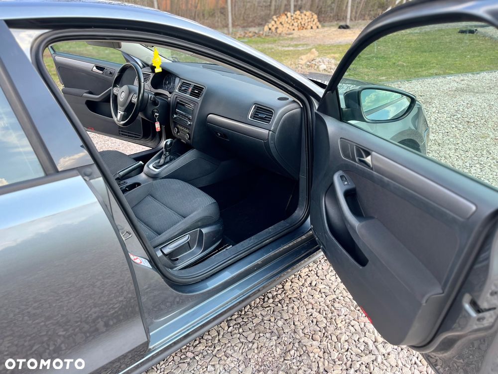 Volkswagen Jetta 1.6 TDI Highline Optimum DSG - 17