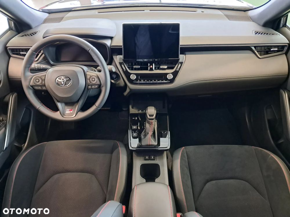 Toyota Corolla Cross 2.0 Hybrid GR Sport - 11