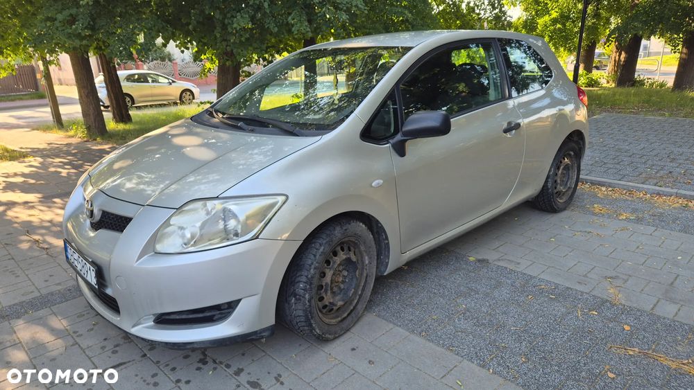 Toyota Auris 1.4 D-4D Luna - 1