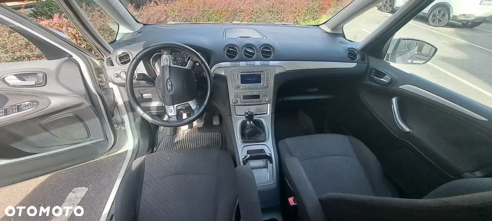 Ford Galaxy 1.8 TDCi Ambiente - 12