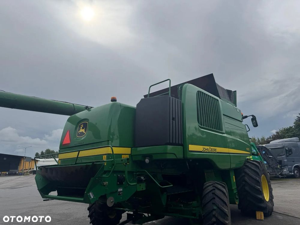 John Deere T670 - 7