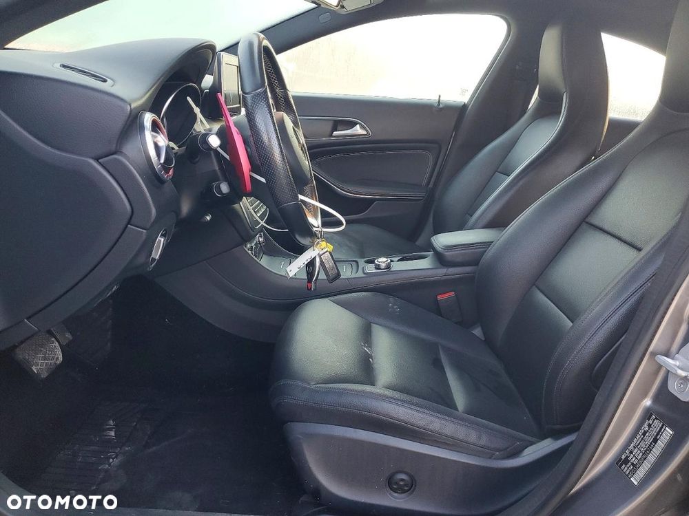 Mercedes-Benz CLA 250 4Matic 7G-DCT - 7