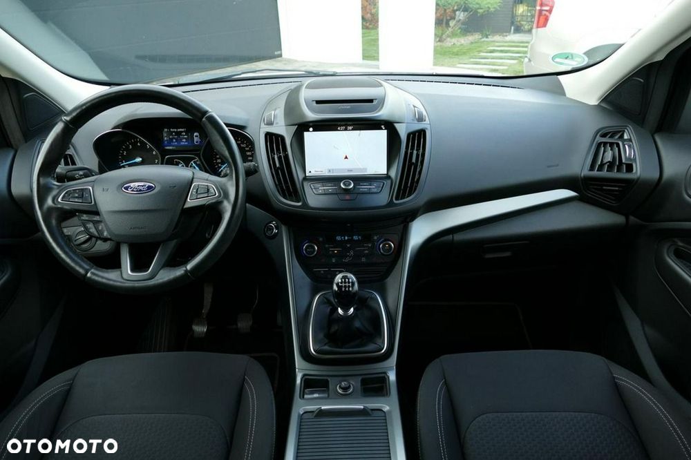 Ford Kuga 1.5 EcoBoost 2x4 Titanium - 6