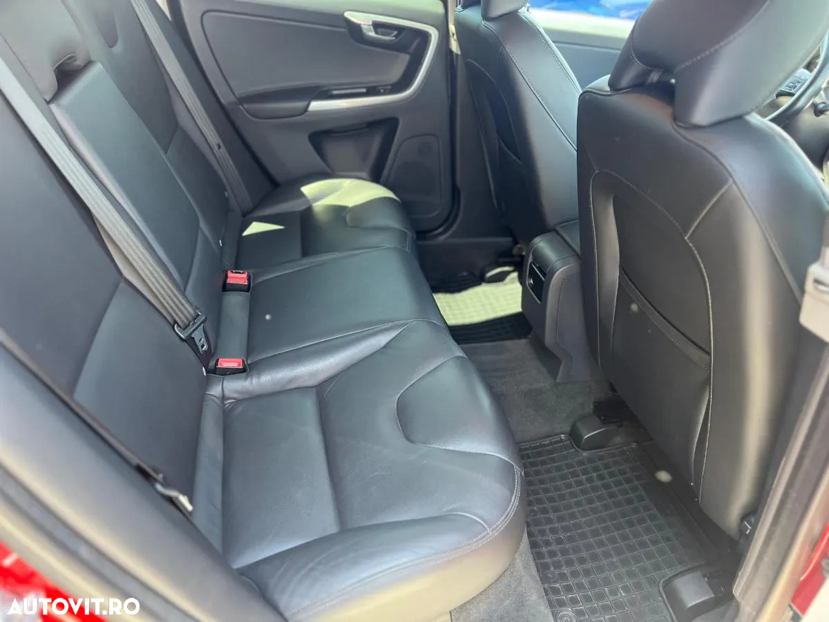 Volvo XC 60 D4AWD Kinetic - 28