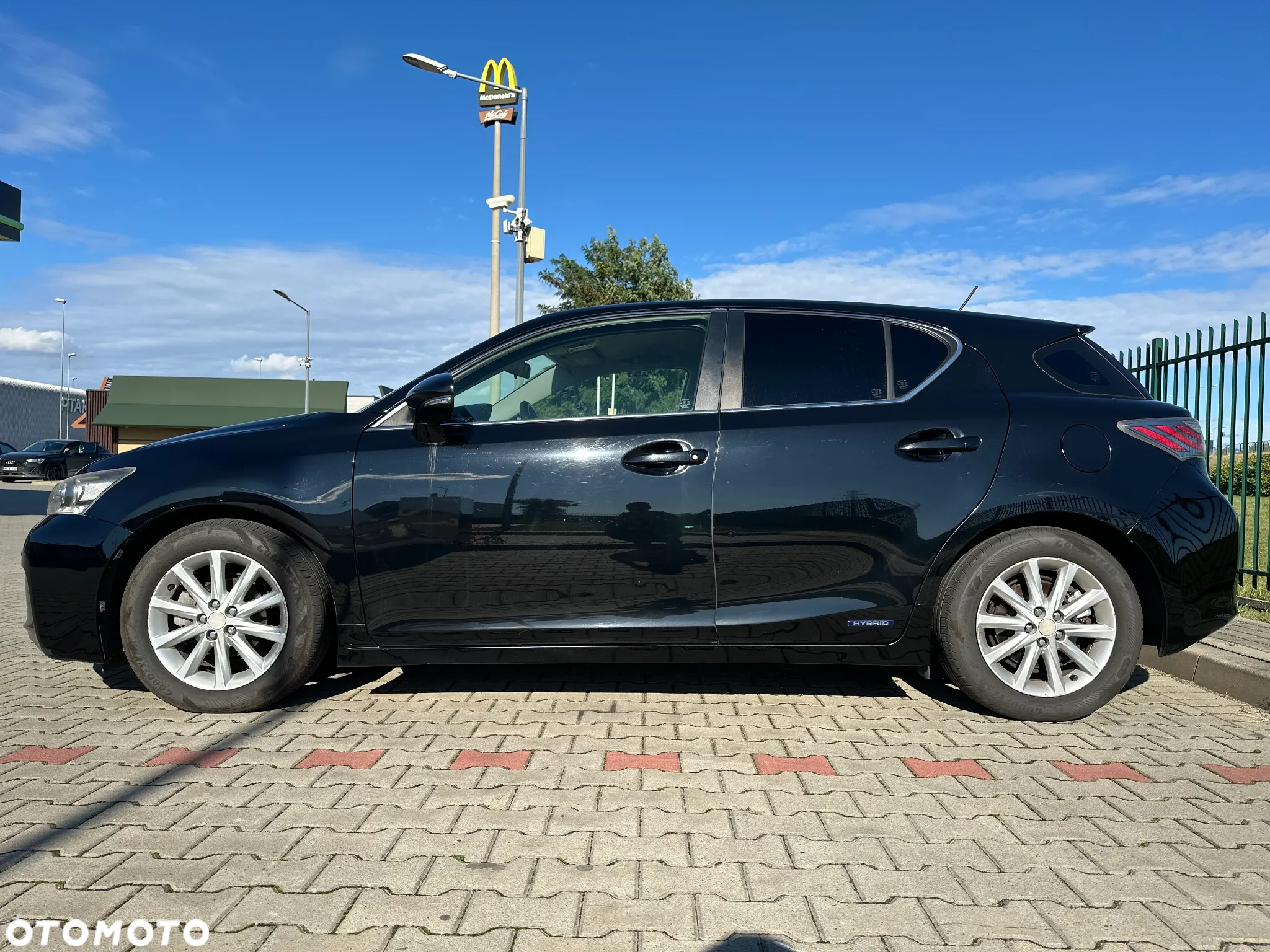 Lexus CT - 12