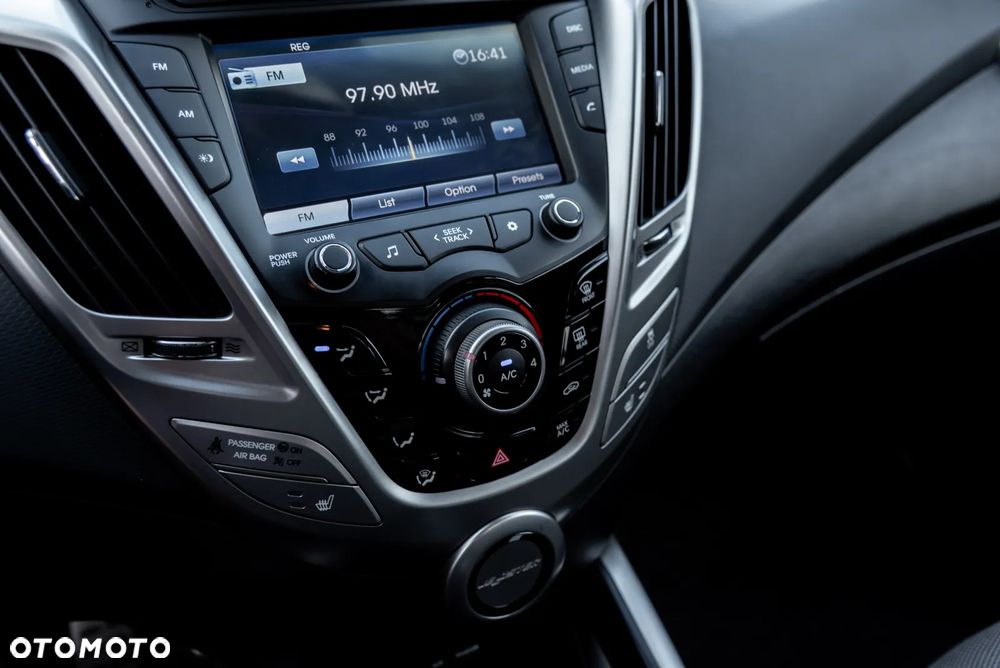 Hyundai Veloster 1.6 Style - 21