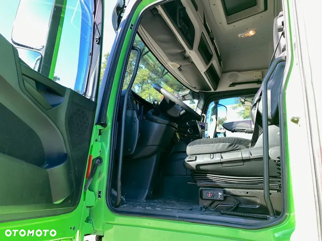 Mercedes-Benz Arocs 2551 6x4 skrzynia / żuraw HMF 4020-k5 /sterowany radiowo/ 2014 r z Niemiec - 23