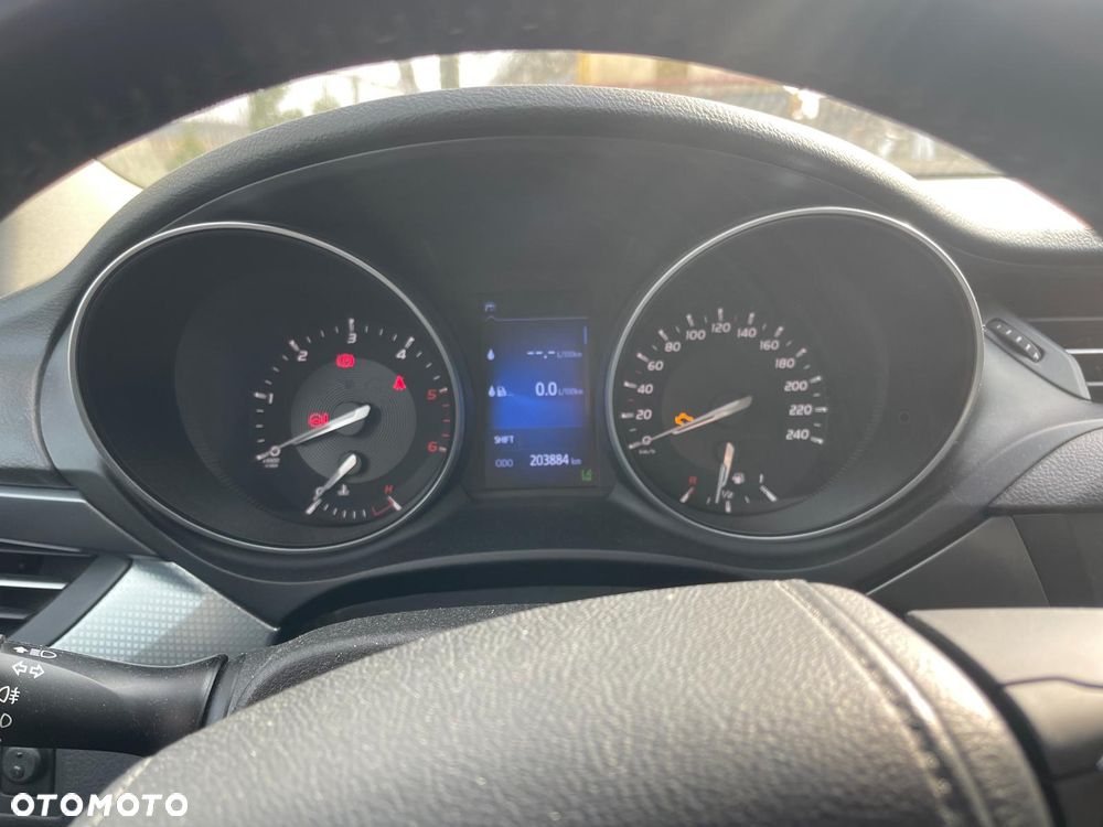 Toyota Avensis - 6