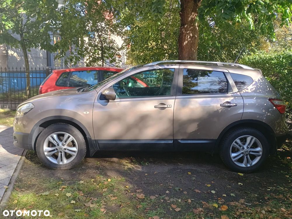 Nissan Qashqai 2010 photo 2
