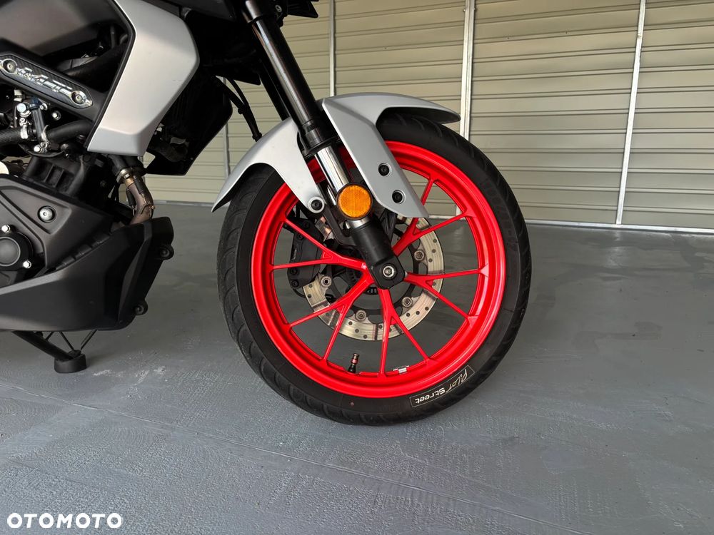Yamaha MT - 5
