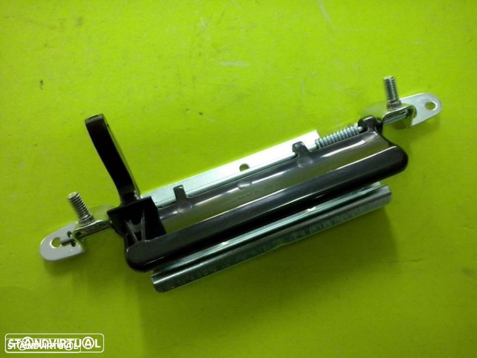 Manipulo da tampa mala Toyota Hiace 21lha2 e 21lk11 1989 até 2004 (Novo) - 3