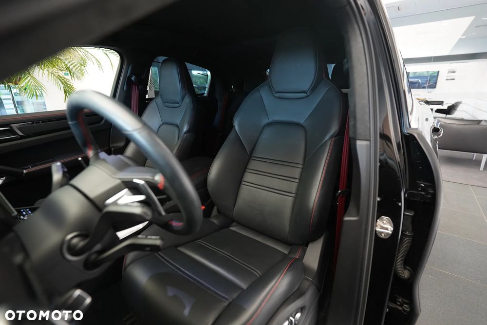 Porsche Cayenne Coupe Turbo - 25