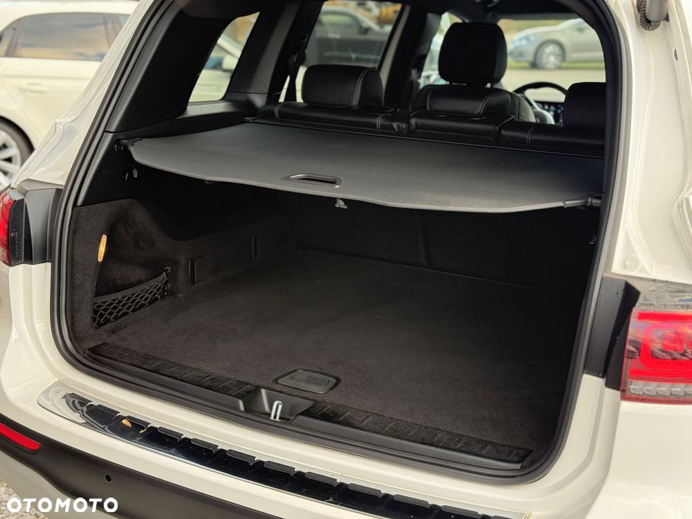 Mercedes-Benz GLB 200 d 8G-DCT Progressive - 37