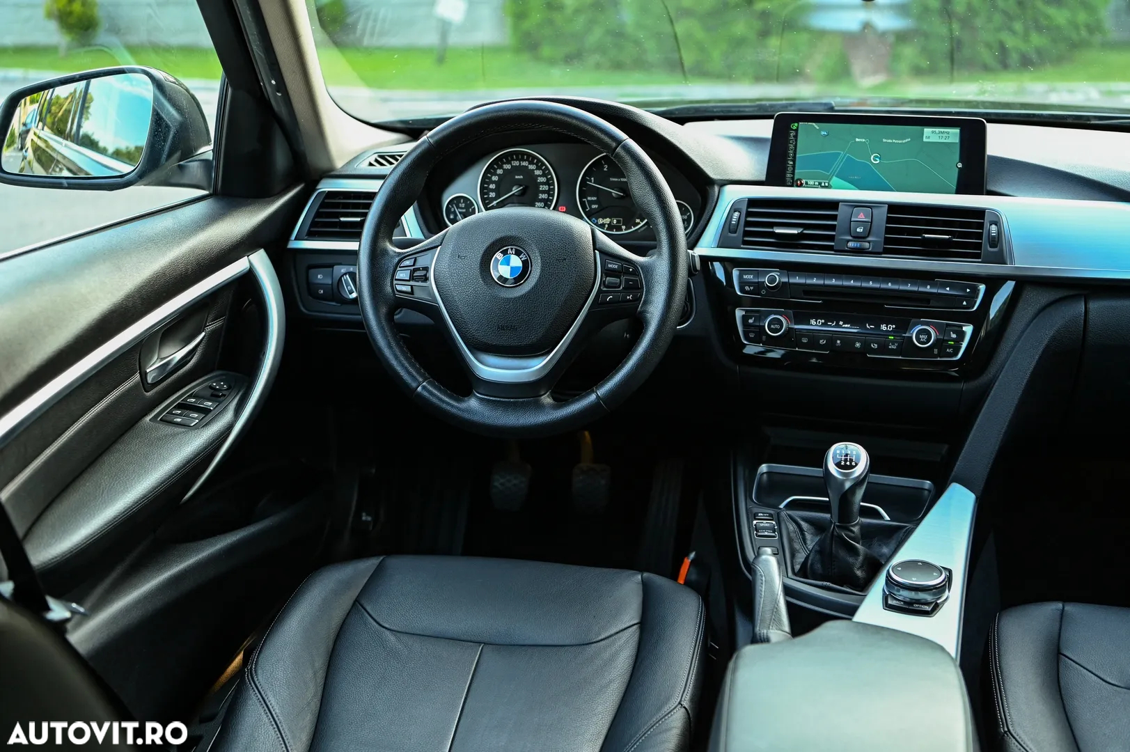 BMW Seria 3 318d Touring Luxury Line - 8