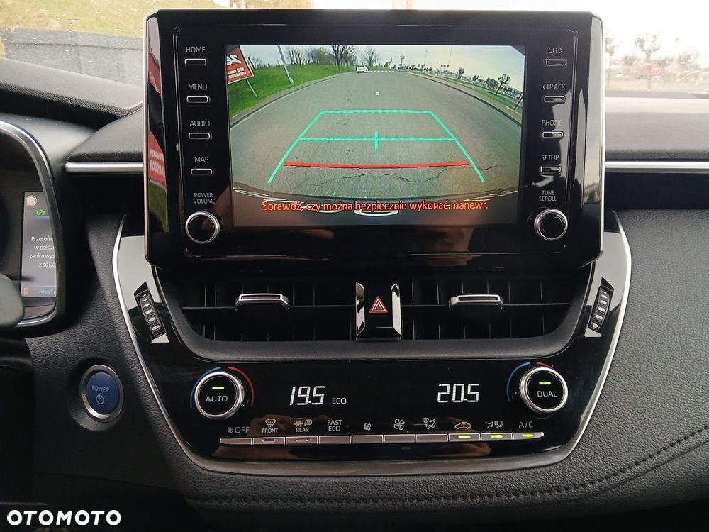 Toyota Corolla 1.8 Hybrid Comfort - 32