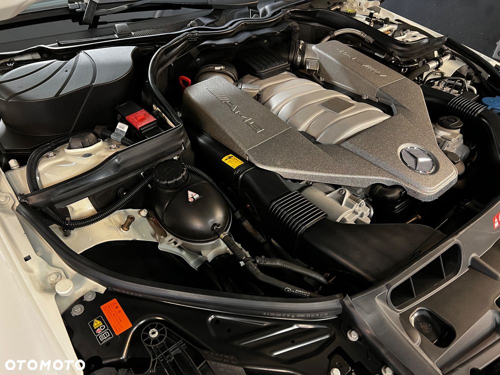 Mercedes-Benz Klasa C 63 AMG - 19