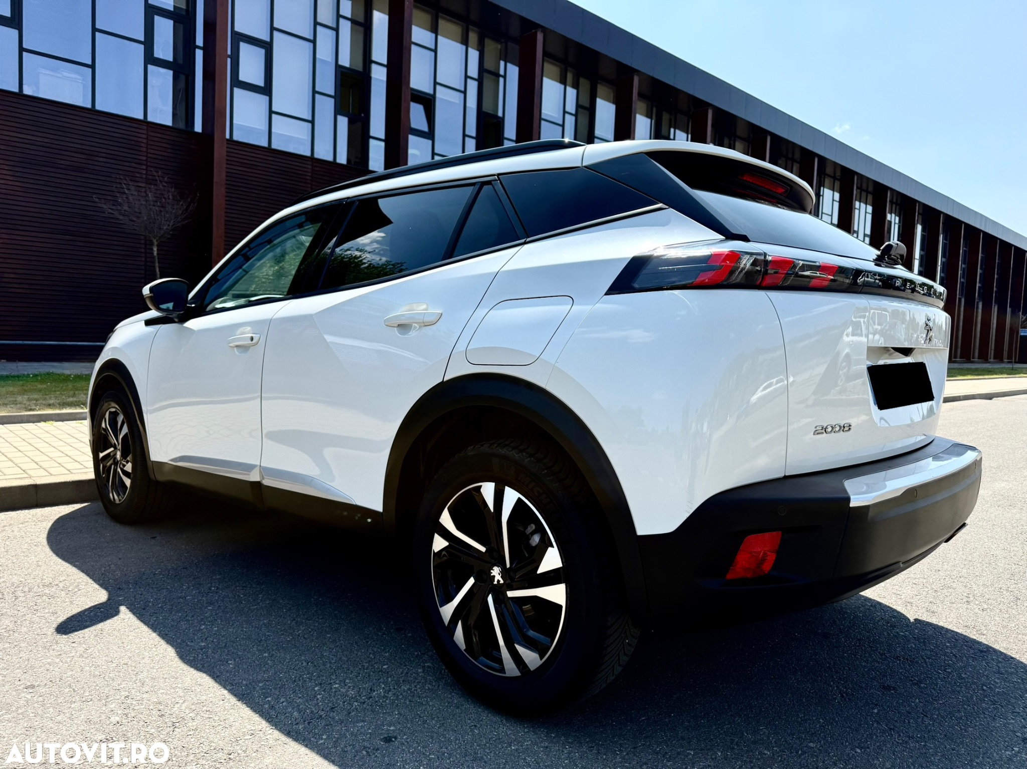 Peugeot 2008 - 4