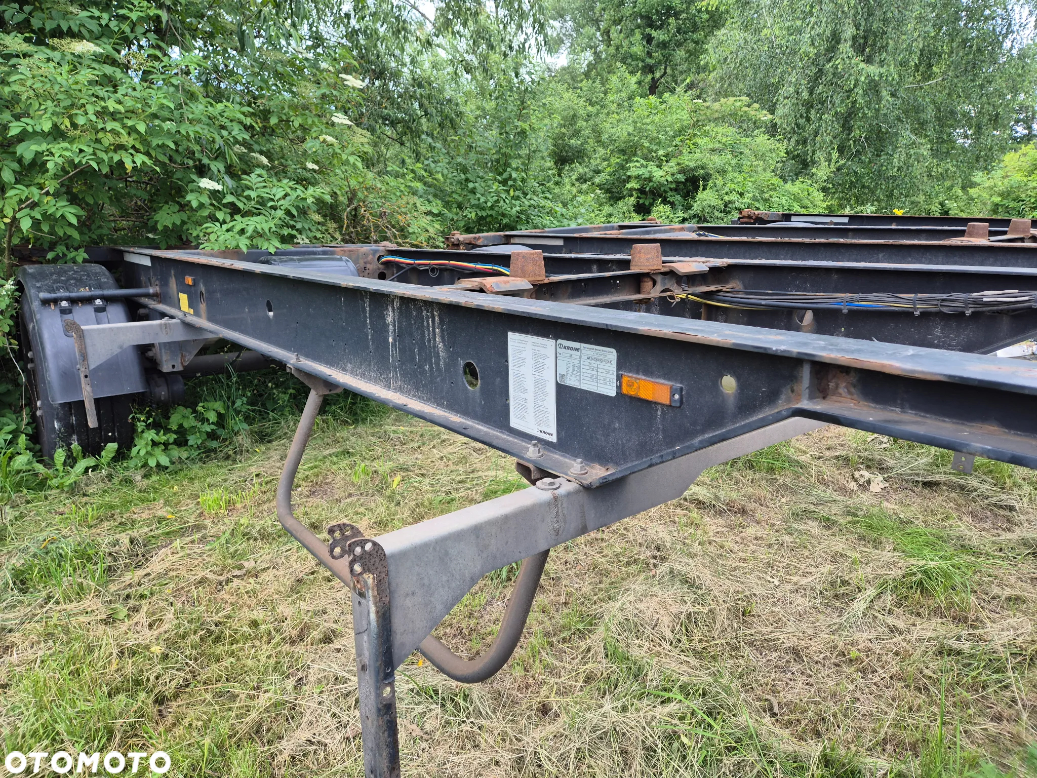 Krone BDF z Niemiec ładne opony stan BDB pod kontener podkontenerowa dyszel - 9
