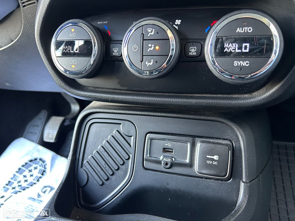 Jeep Renegade 1.6 MJD Limited - 23