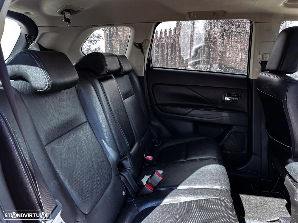 Mitsubishi Outlander - 6
