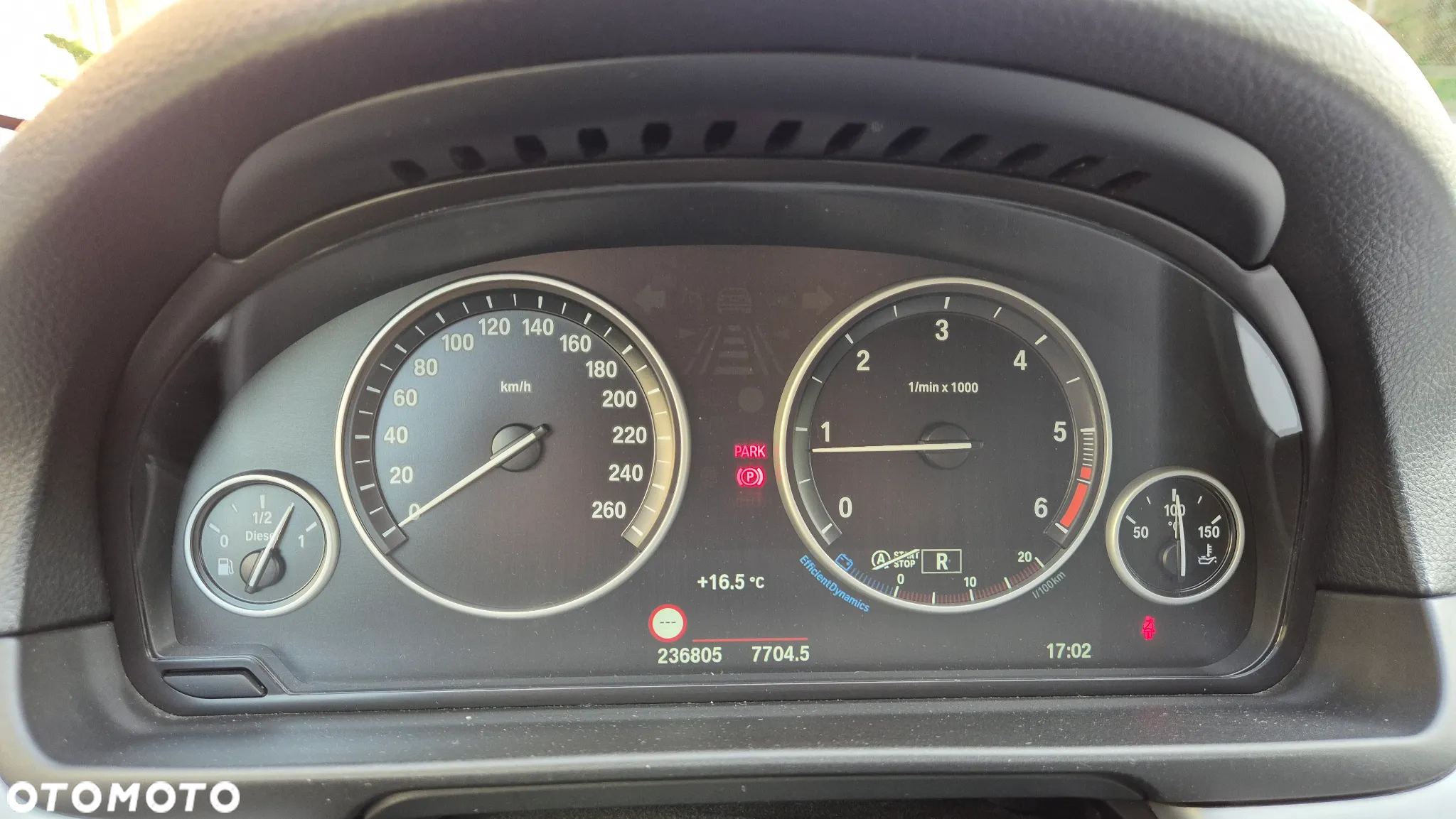 BMW Seria 5 520d xDrive Touring - 13