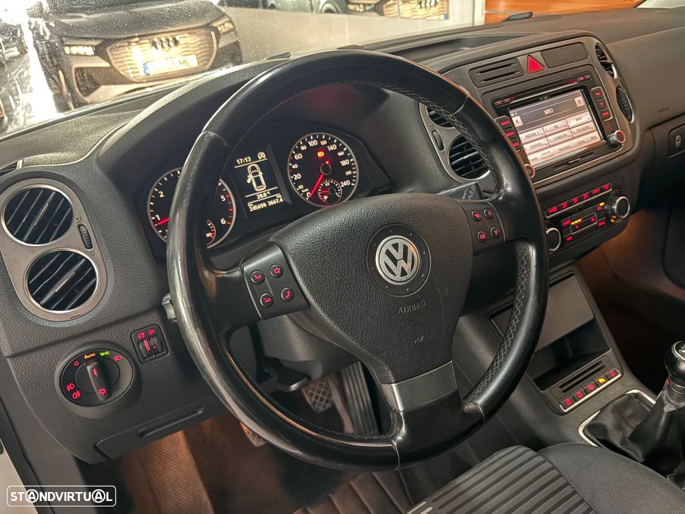 VW Tiguan 2.0 TDi Sport BlueMotion - 9