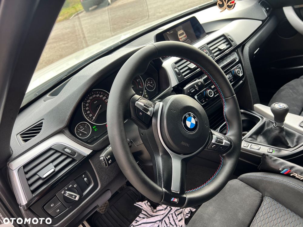 BMW Seria 3 320d DPF Blue Performance Edition Sport - 27