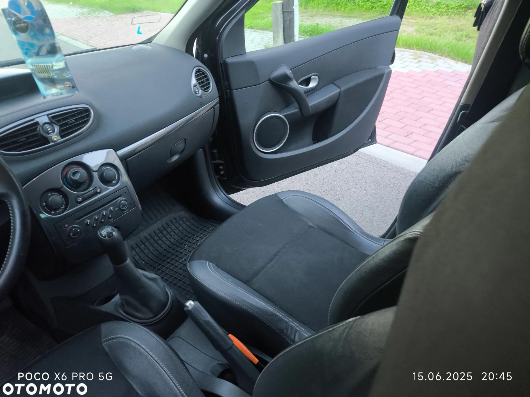Renault Clio 1.2 16V 75 Expression - 9