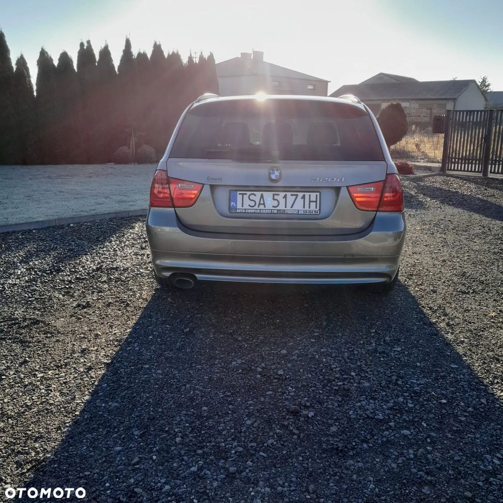BMW Seria 3 320d xDrive - 4