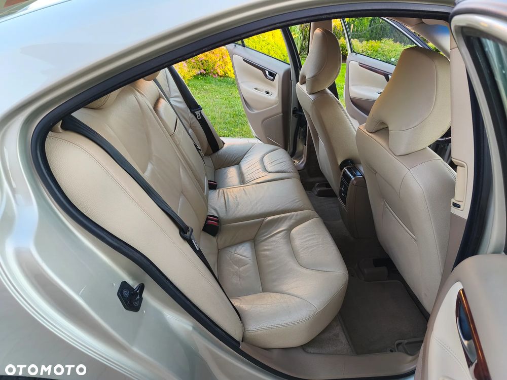 Volvo S60 2.4D Kinetic - 28